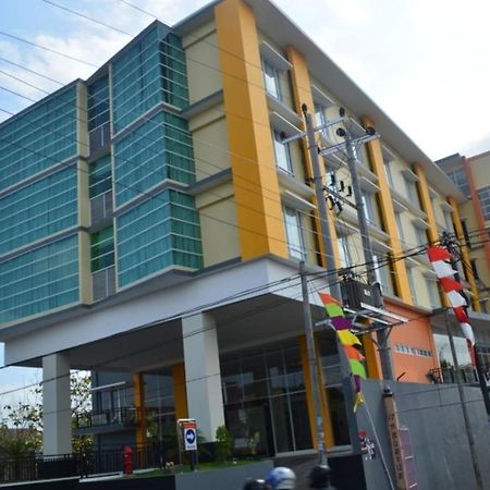 Edu Hostel Yogyakarta Esterno foto
