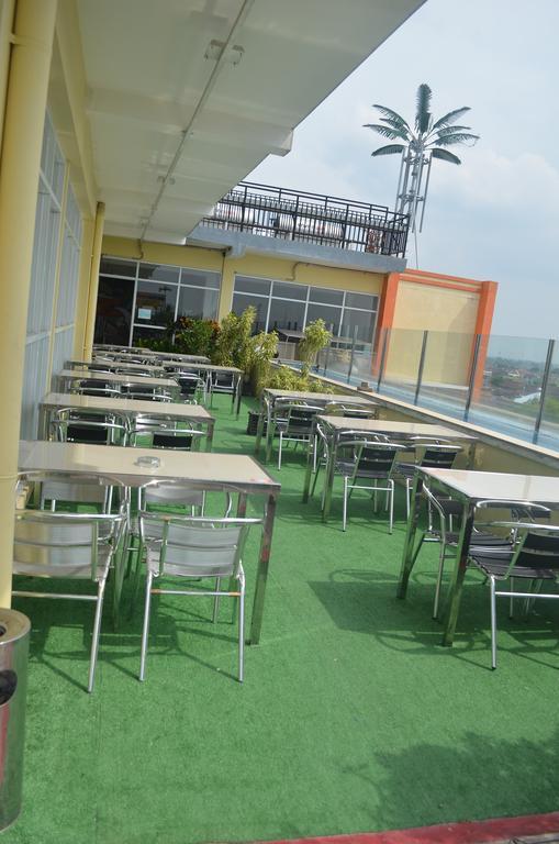 Edu Hostel Yogyakarta Esterno foto