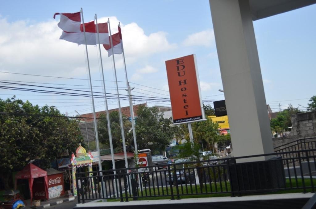 Edu Hostel Yogyakarta Esterno foto