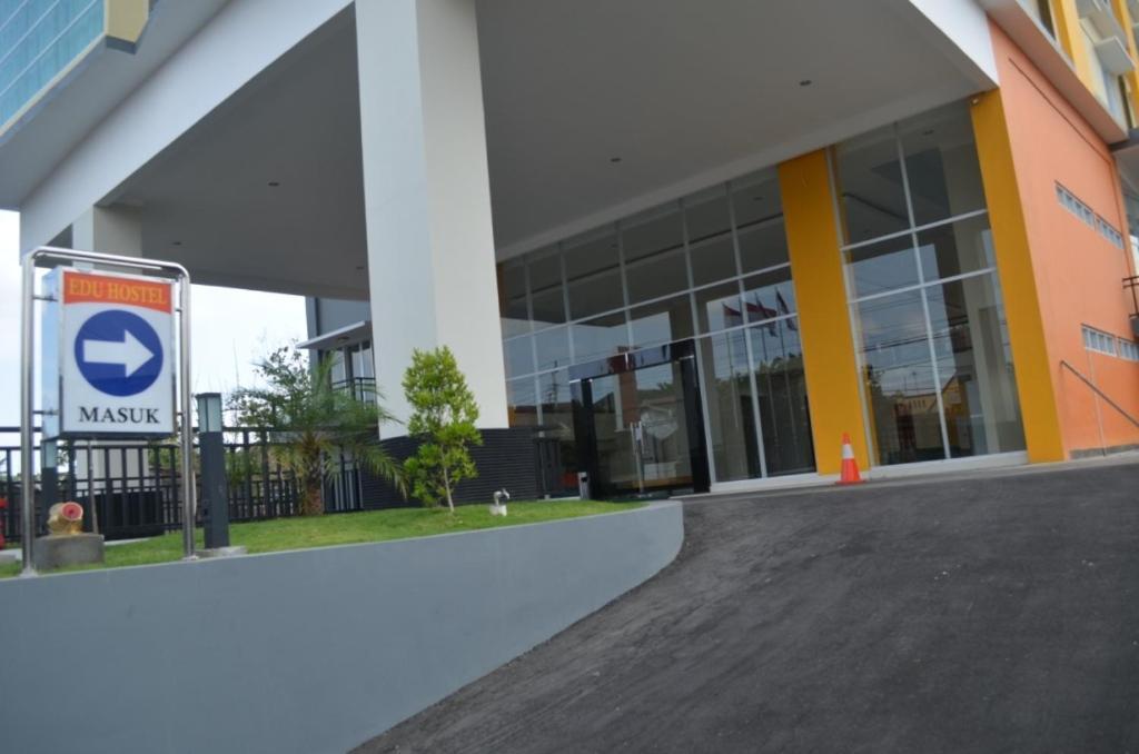 Edu Hostel Yogyakarta Esterno foto