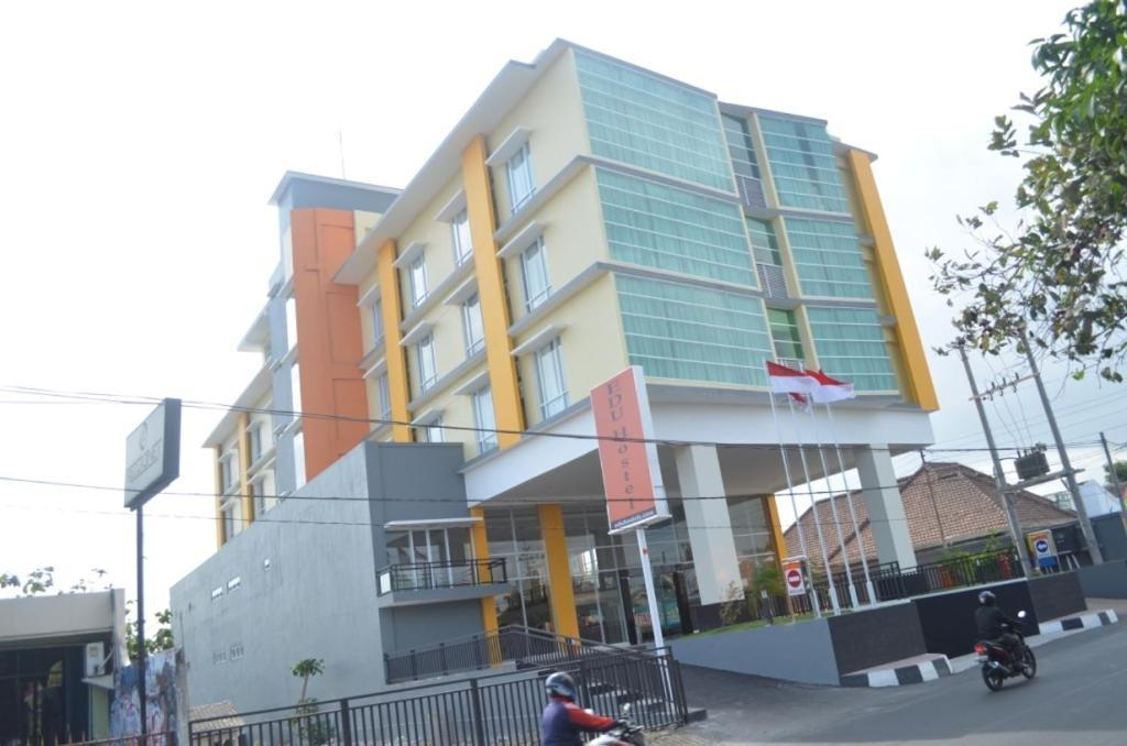 Edu Hostel Yogyakarta Esterno foto