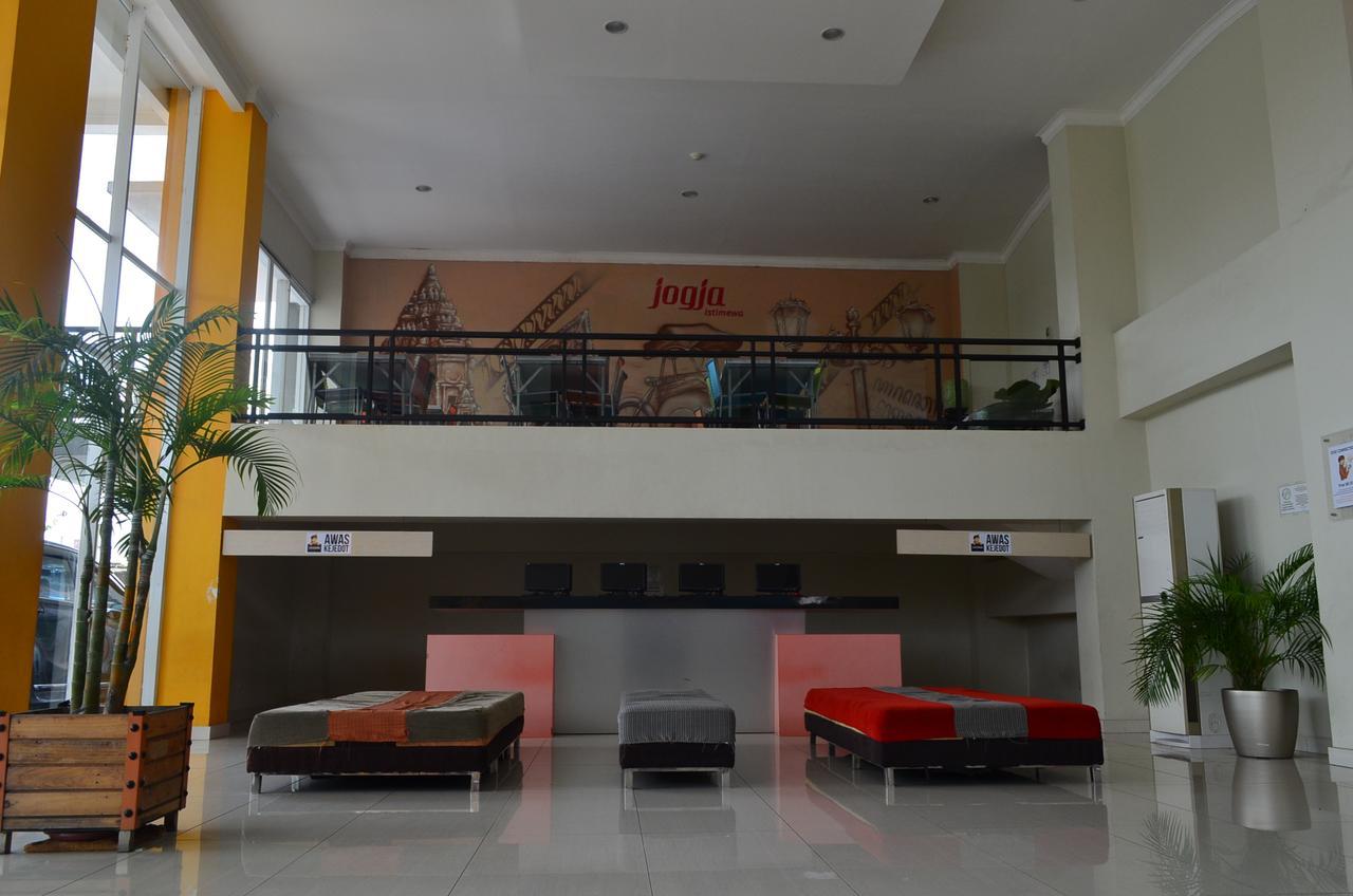 Edu Hostel Yogyakarta Esterno foto